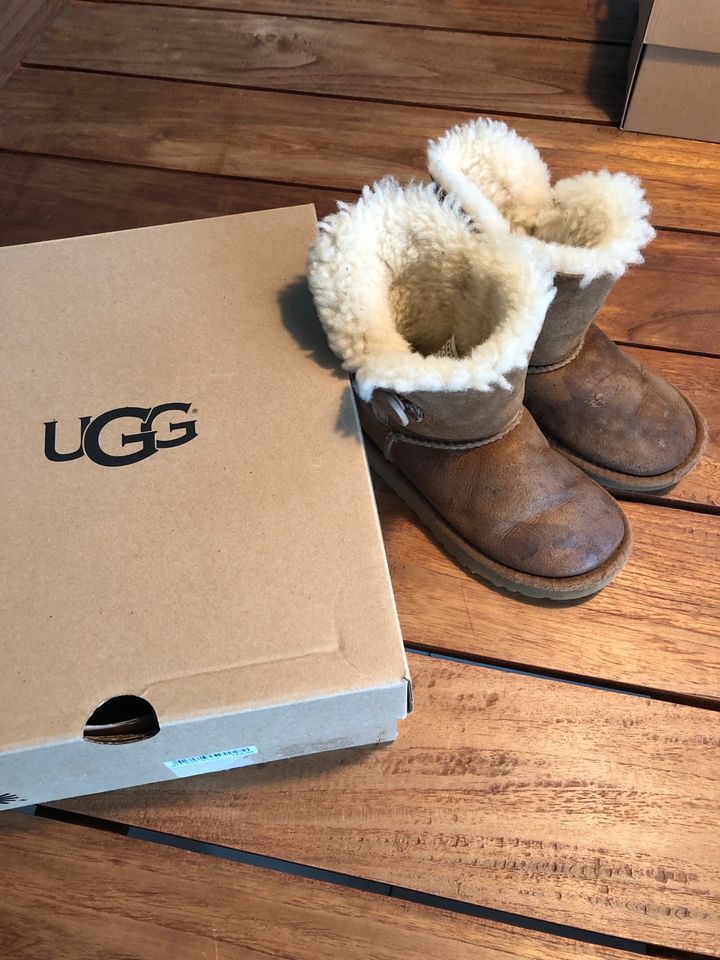 Ugg boots 28 in Saarbrücken-Mitte - Alt-Saarbrücken | Gebrauchte  Kinderschuhe Größe 28 kaufen | eBay Kleinanzeigen ist jetzt Kleinanzeigen