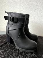 Buffalo Stiefel Stiefelette »Shopping Queen« schwarz Gr. 38 BDSM Niedersachsen - Hildesheim Vorschau