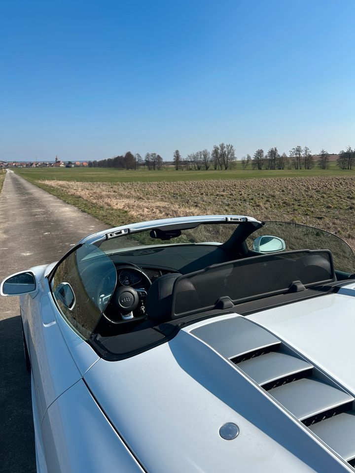 Audi R8 5.2 V10 Spyder / WENIG KM / TOP Historie / Tausch in Geslau