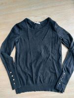 Orsay Pullover Gr. XS schwarz goldene Knöpfe Sachsen - Halsbrücke Vorschau