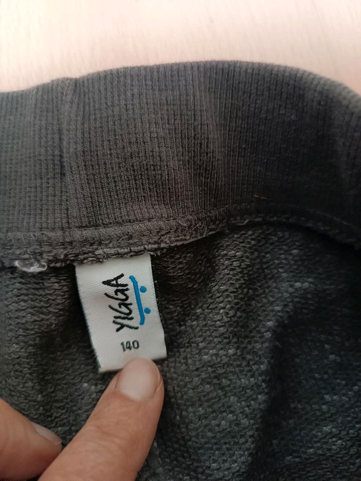 Kurze Hose Shorts Bermuda 140 in Petersberg