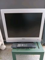 TV Fernseher  klein, 55 cm Diagonale mit Standfuß Nordrhein-Westfalen - Solingen Vorschau