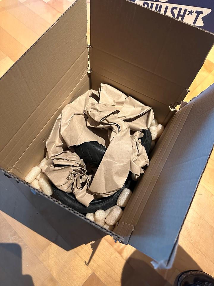 Ersatzreifen für X Xiaomi E Scooter (8 ½ x 2)- inkl. Schlauch NEU in Bietigheim-Bissingen
