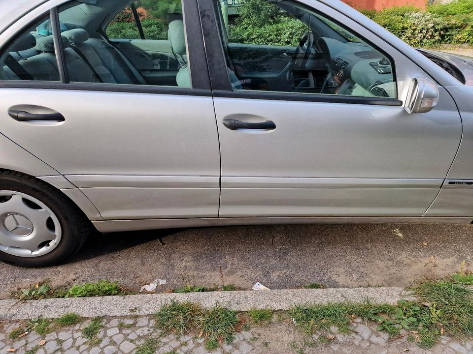 Mercedes W203 Bastlerfahrzeug/ Defekt zu verkaufen. in Berlin