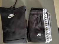 Neuer Nike Herren Jogging Anzug Set Hose + Hoodie Baden-Württemberg - Lörrach Vorschau