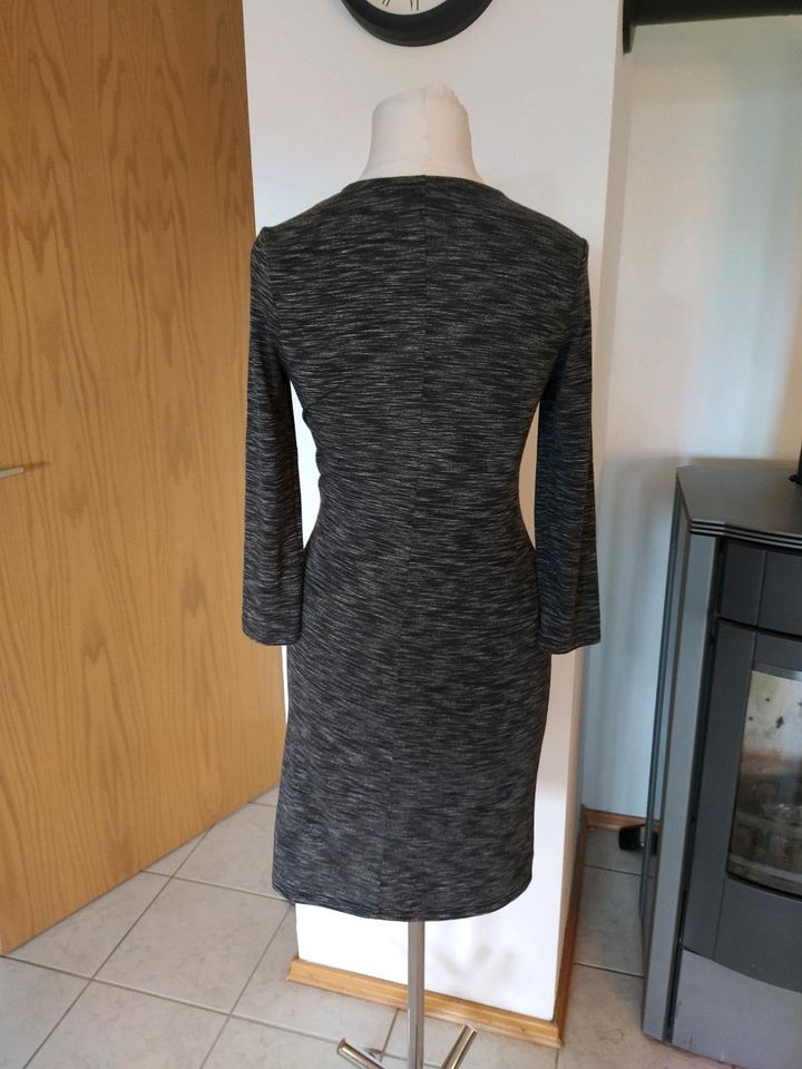 Wie neu umstandskleid stillkleid H&m xs 32 34 Mama grau meliert in Rednitzhembach