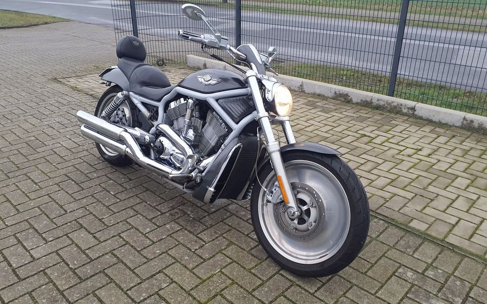 Harley-Davidson V-ROD 1130 VRSCA 100TH ANNIV VROD +HELM in Bawinkel