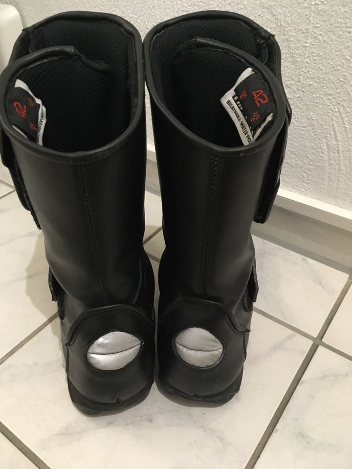 Motorradstiefel schwarz Gr. 39 aus Leder in Halle