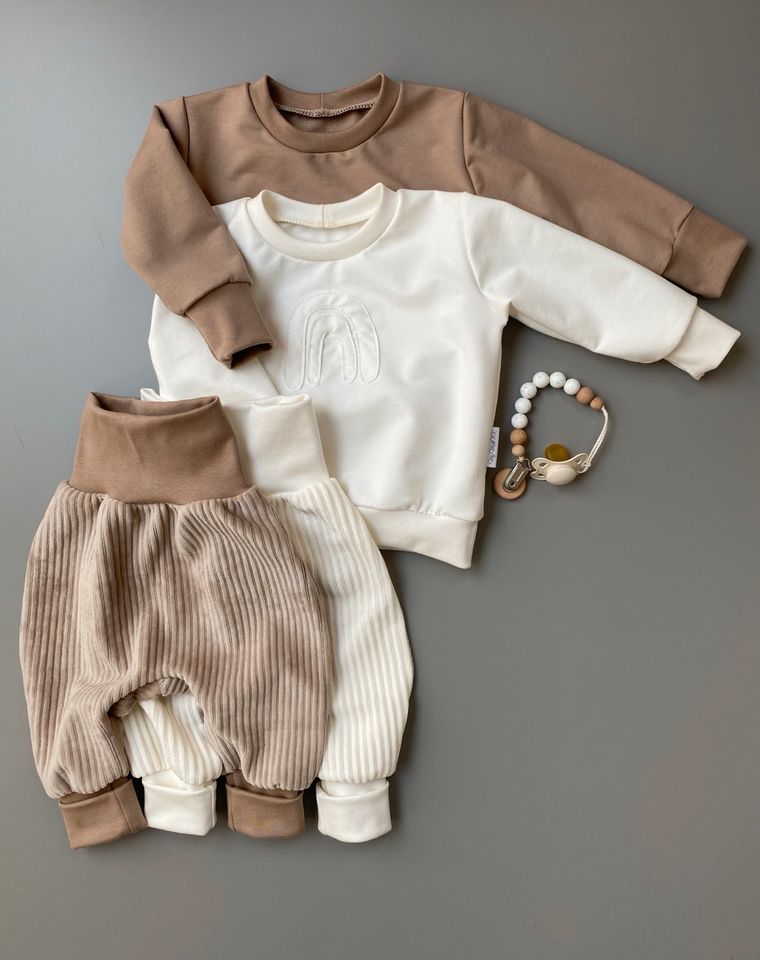 Handmade Baby Set Sweater Pullover Pumphose Gr.56-98 Taupe Ecru in Altensteig