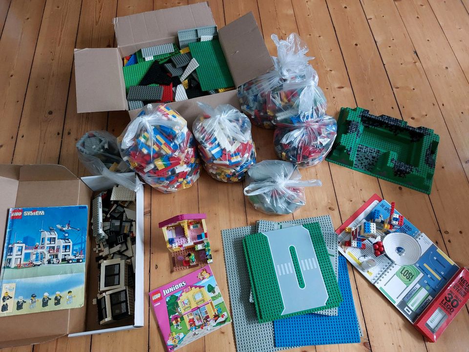 Riesengroßes Lego Paket mit Platten, Steinen, Haus, Polizei... in Oberhausen