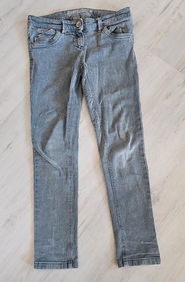 Sommerhosen Jeans s.Oliver H&M next Gr. 134 in Falkenstein/Vogtland