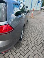 Auto ,Volxwagen Golf. Kombi Automatik,Parkassistent. Nordrhein-Westfalen - Moers Vorschau