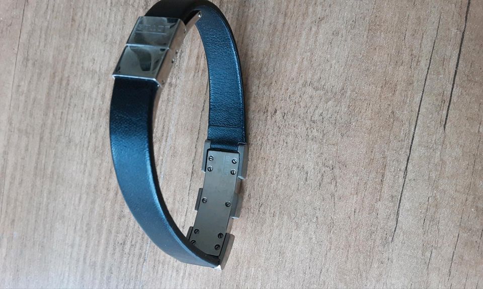 Herrenarmband Leder, schwarz-silber in Bürstadt