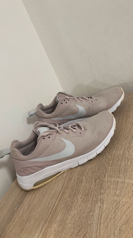 Damen Sneaker - Nike - rosa - Gr. 40,5 in Leipzig