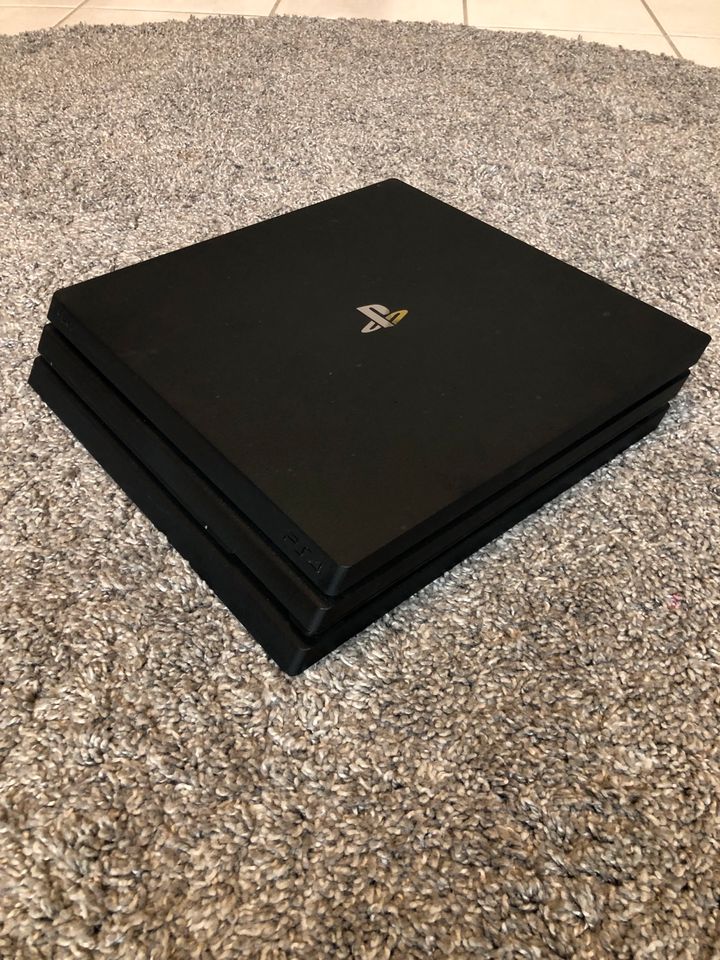 Top Angebot!!! PlayStation 4Pro 1TB in Klein Rönnau