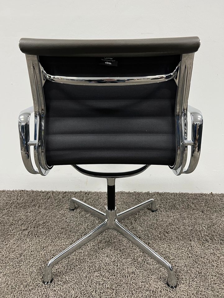 Vitra EA104 Eames Alu-Chair Bürostuhl Drehstuhl Stuhl Leder in Neuss