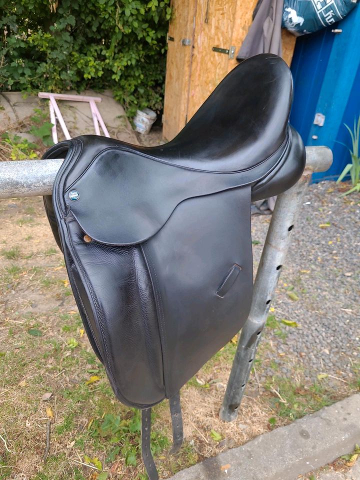 Equus Dressursattel Pony /17" mit fexi Klettpauschen in Stolberg (Rhld)