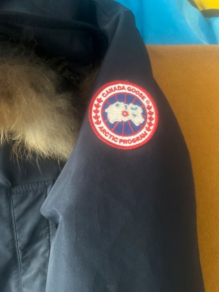 Canada Goose Jacke in Velbert