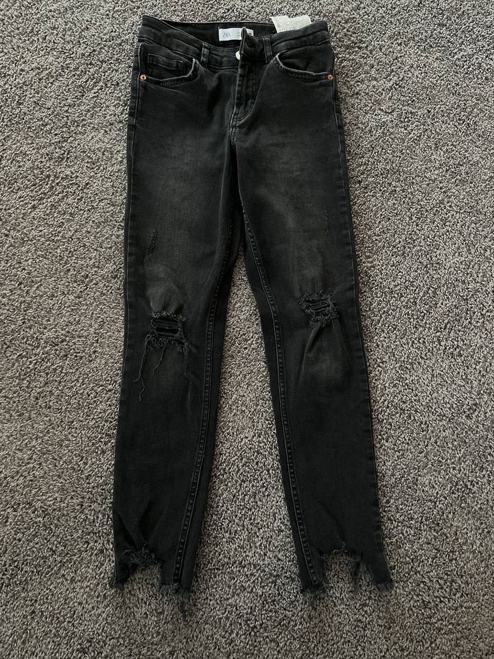 Zara Jeans in der Größe 140 in Bodenwerder