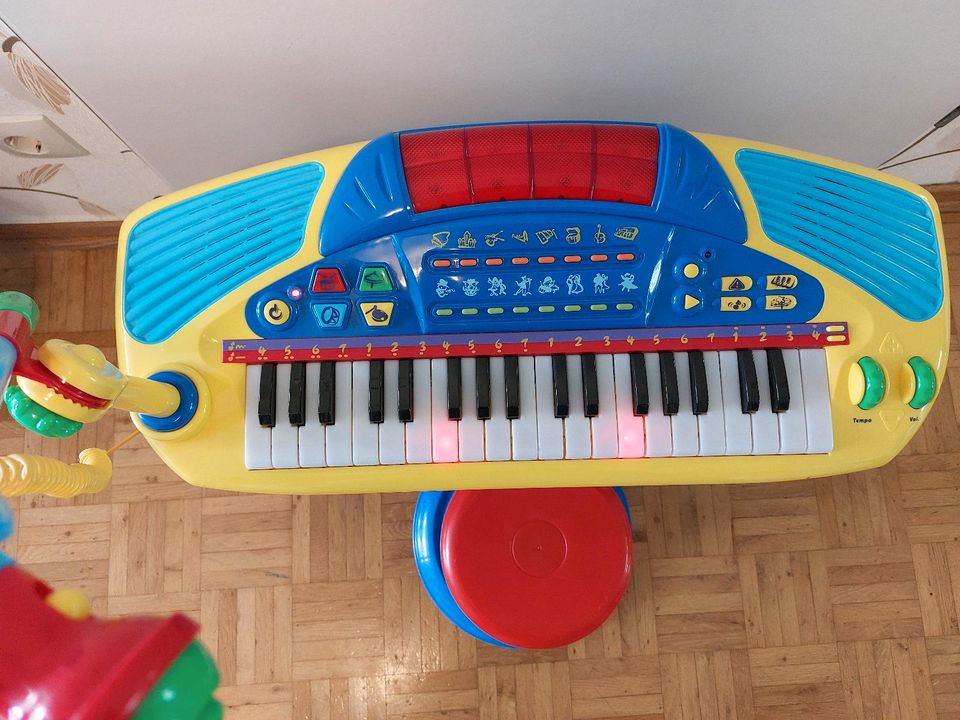 Kinderklavier Kinderpiano mit Hocker. in Osnabrück