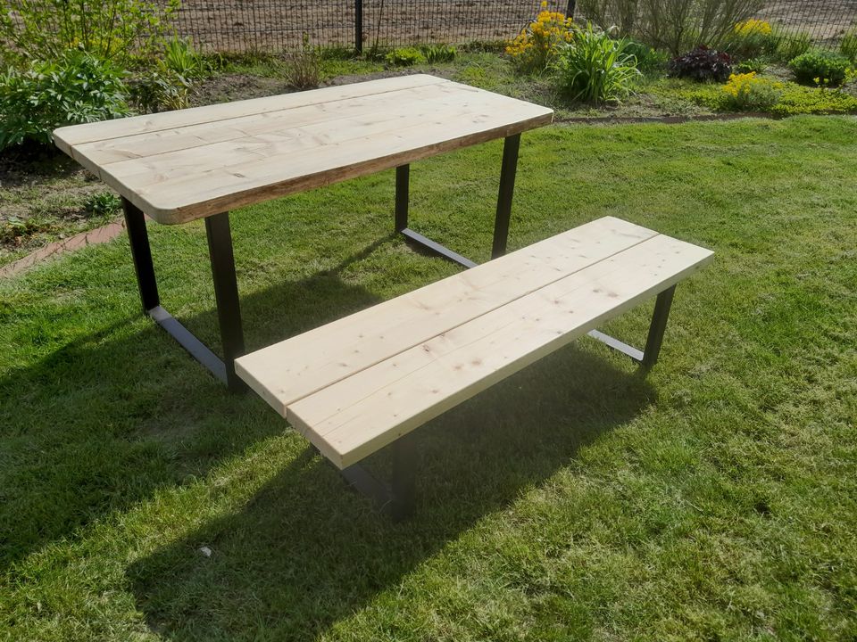 Sitzbank mit Tisch Gartentisch Gartenbank aus Fichte und Stahl in Lienen