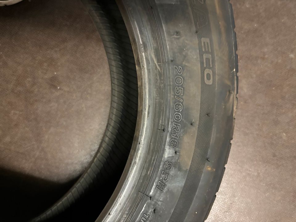 Sommerreifen Brigdestone 205/60R16 in Voltlage