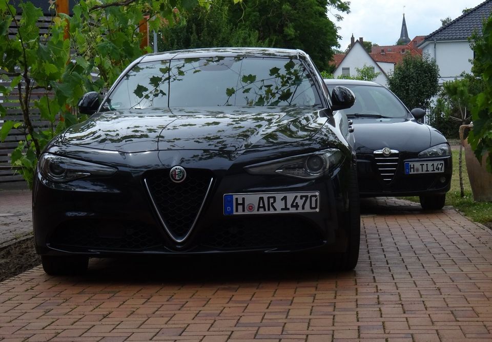 Alfa Romeo Giulia " ACHTUNG " TÜV und AU bis 9 / 2025 in Laatzen