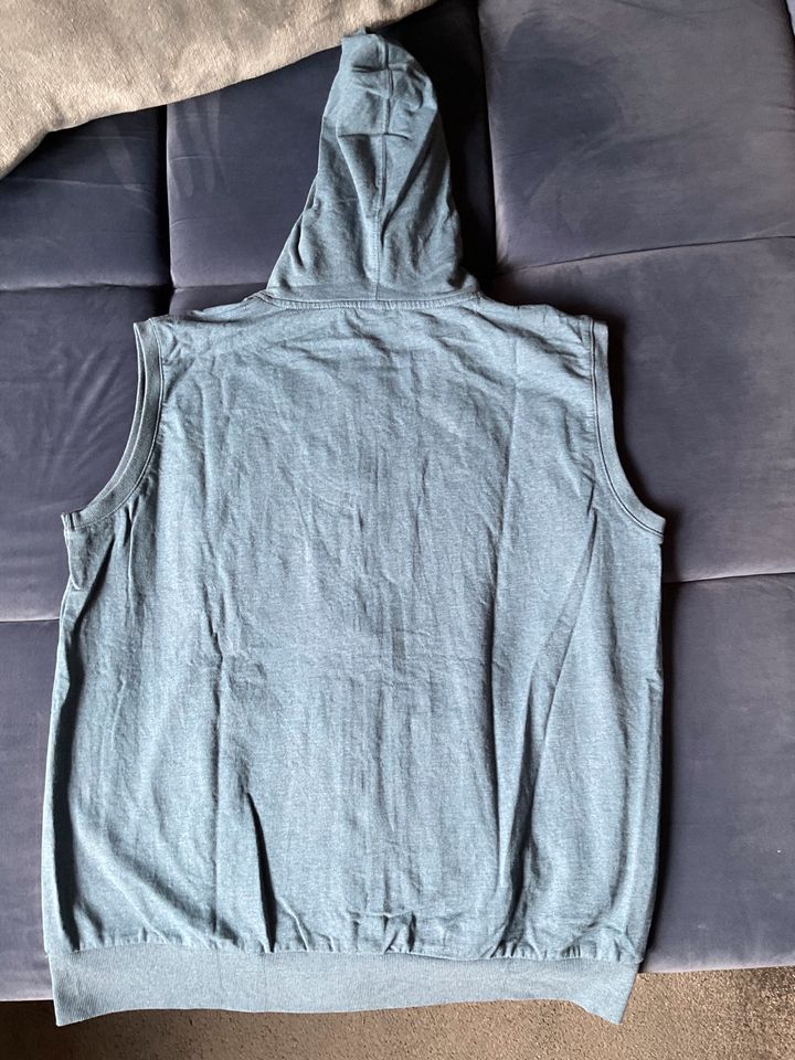 Slazenger Weste XL Hoodie gewaschen-noch nie getragen in Hessen -  Ronshausen | eBay Kleinanzeigen ist jetzt Kleinanzeigen