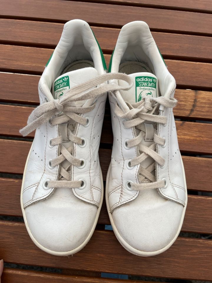 Adidas Stan smith Größe 35 Schuhe Sport Sneaker in Kissenbrück