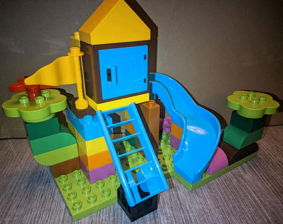 LEGO Duplo 10864 Steinebox mit großen Spielplatz in Herne