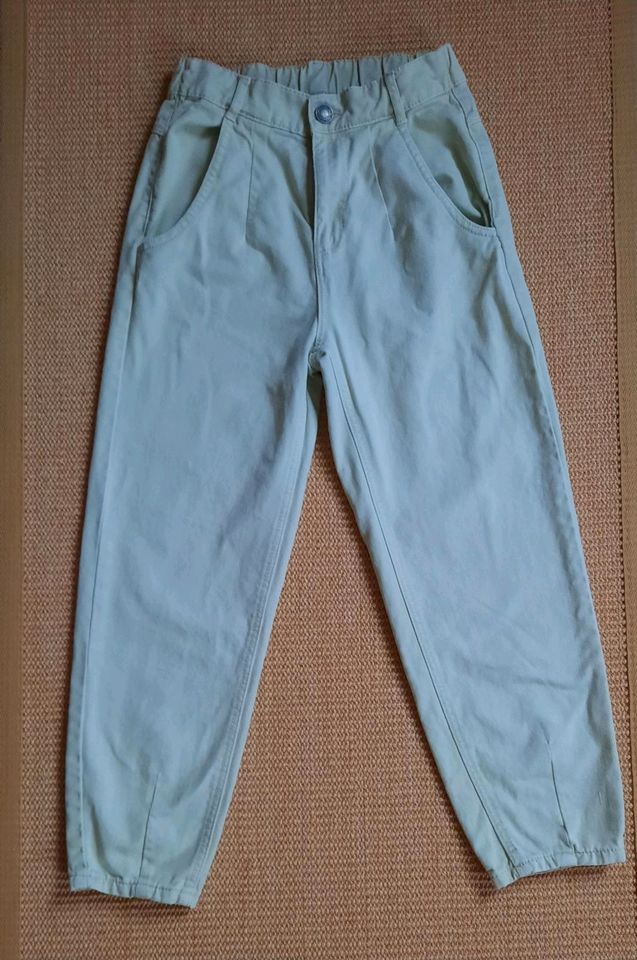 Jeans Gr. 152 in Arenzhain