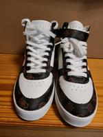 Neue hohe Sneaker GUESS GR. 39 Teilleder Nordrhein-Westfalen - Siegen Vorschau