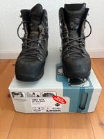 Lowa Tibet GTX Wanderschuhe Größe 42 OVP schwarz/graphit Dresden - Dresden-Plauen Vorschau