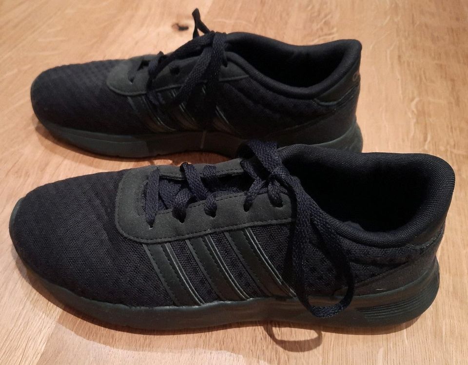 Adidas Sport Schuhe Sneaker Gr. 40 bzw 40.5schwarz inkl. Versand in Bielefeld