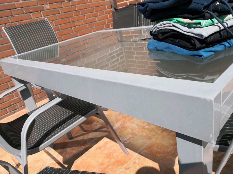 Terrassen Tisch ausziehbar inkl. 8 Stühle in Rheine