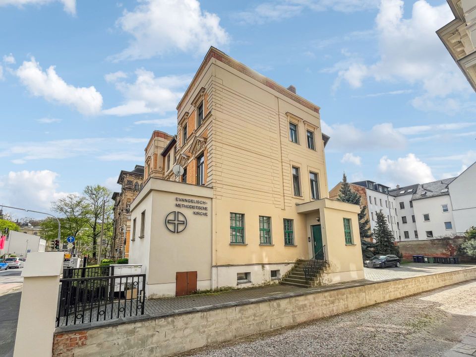 Attraktives Mehrfamilienhaus mit großem Grundstück in zentraler Lage von Altenburg in Altenburg