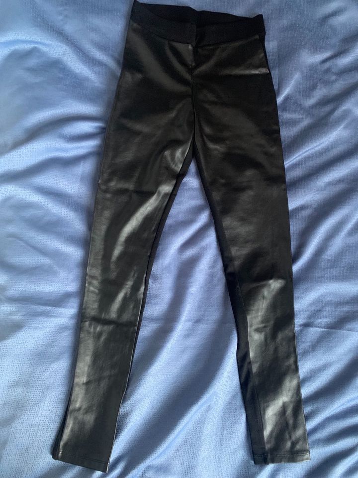 NEU Legging Lederhose C&A Hose Lederlegging XS 34 Damenhose sexy in Frankfurt am Main