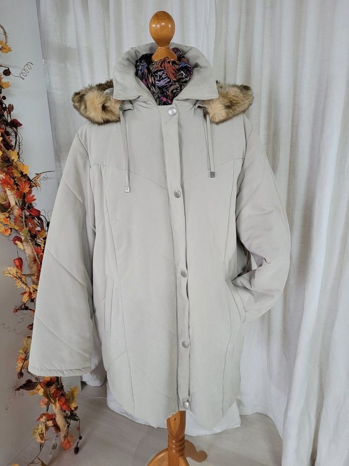 rohweiß Winterjacke Damen Parka Anorak mit Kapuze Gr. 48/50 in Wetzlar