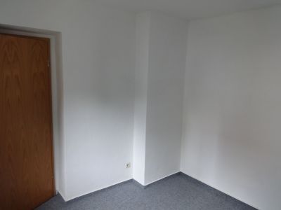 Uhlstädt, schöne 3-R.-Wohnung/EG/mit Einbauküche in Uhlstädt-Kirchhasel