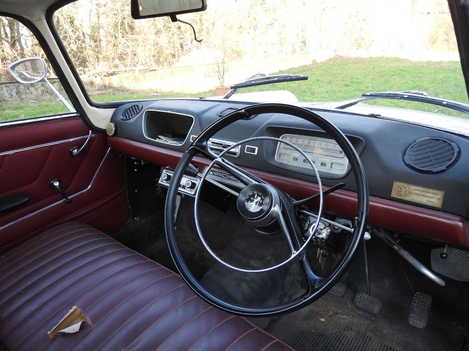 Peugeot 404 Pick-up in Linden