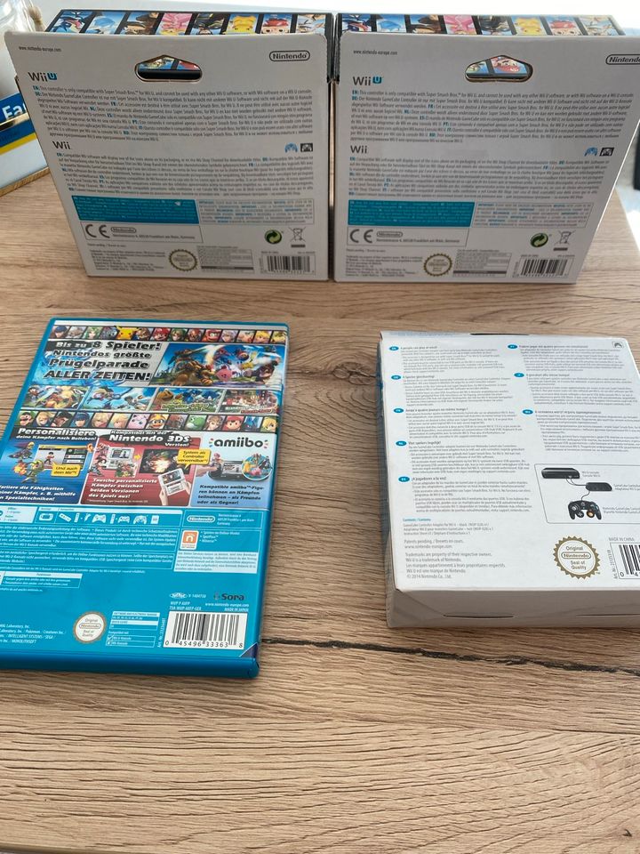 Super Smash Bros. WiiU Gamecube Controller und Adapter in Ostrhauderfehn