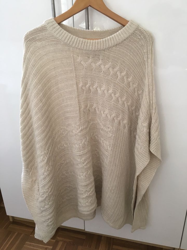 Wie neu Abercrombie Poncho Abercrombie strickponcho M/L in Frankfurt am Main