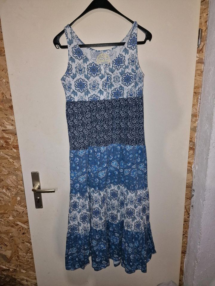 Kleid zu verkaufen 40/42 in Wismar