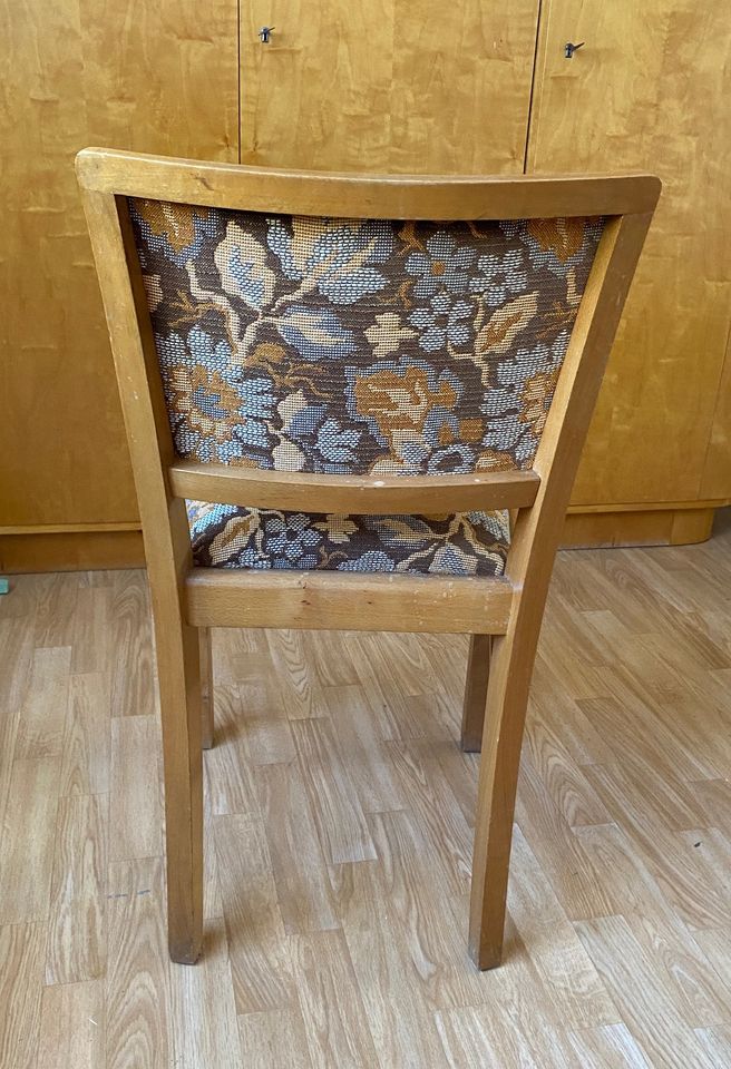 alter Stuhl , gepolsterter und sehr stabil in Gera