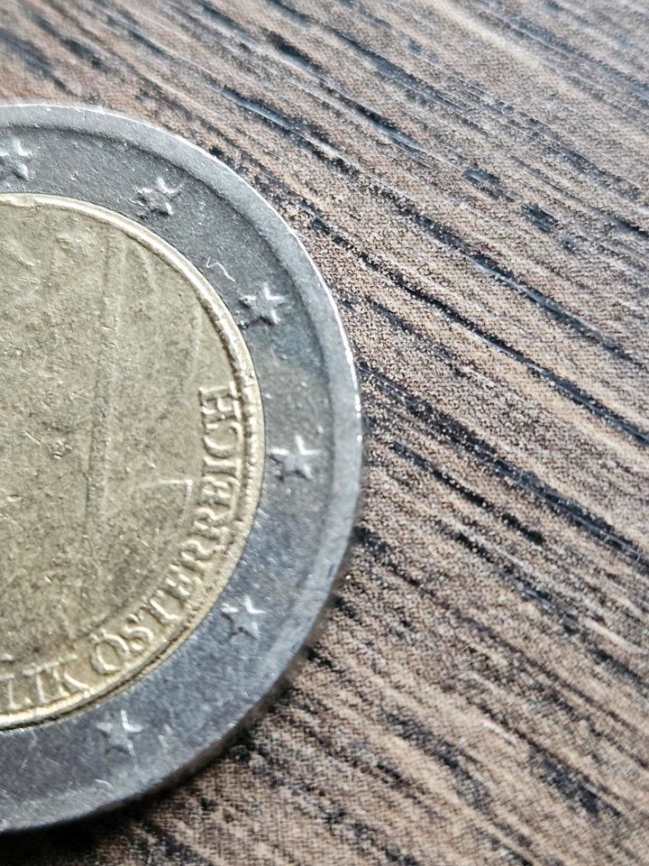 2 Euro mit Prägeschwäche in Stemwede