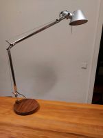 Artemide Tolomeo mit Fuß aus massivem Wallnussholz Nordrhein-Westfalen - Havixbeck Vorschau