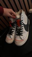 Nike Blazer 37,5 neuwertig Nordrhein-Westfalen - Neuss Vorschau
