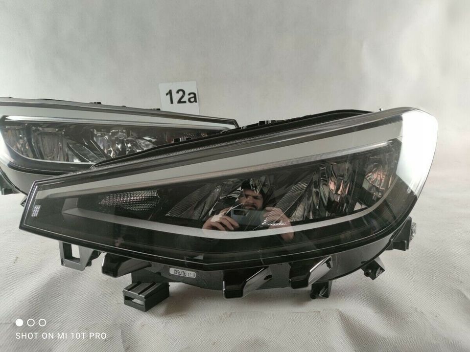 VW ID4 ID.4 VOLL LED LINKS RECHTS SCHEINWERFER in Neu-Isenburg