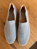 UGG Sammy Breeze grau neuwertig Größe 41 Hessen - Oberursel (Taunus) Vorschau