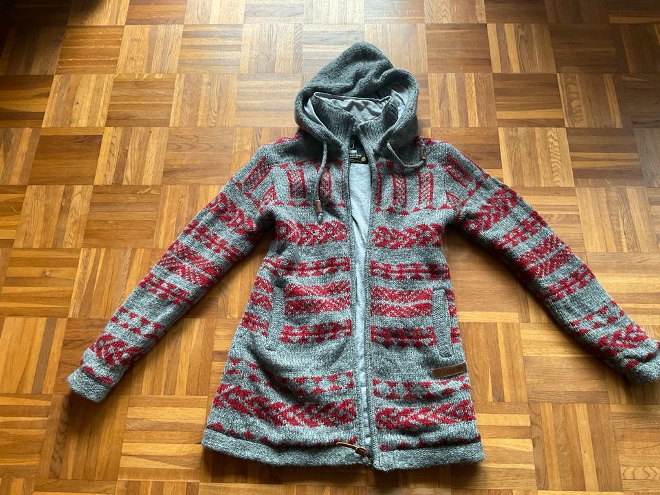 Shakaloha - Orginal Strickjacke aus Nepal aus Wolle in Größe S in Norderstedt